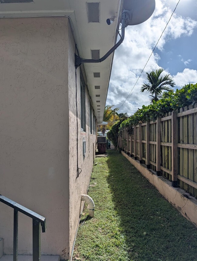 Foto del edificio - 1571 NE 109th St