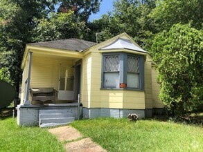 Building Photo - 1501 Belwood St