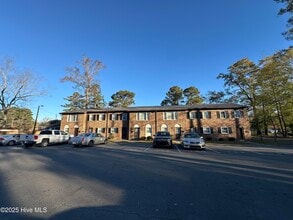 Building Photo - 126 Stratton Pl