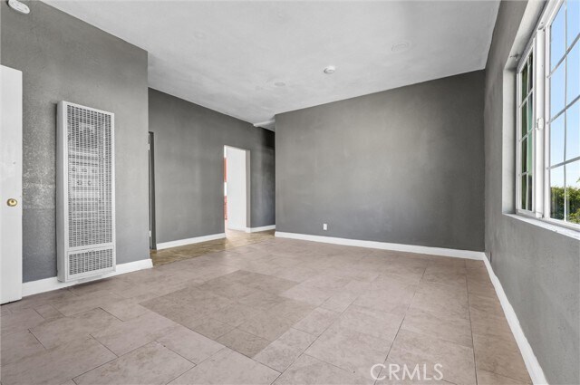 Building Photo - 924 S Sunol Dr