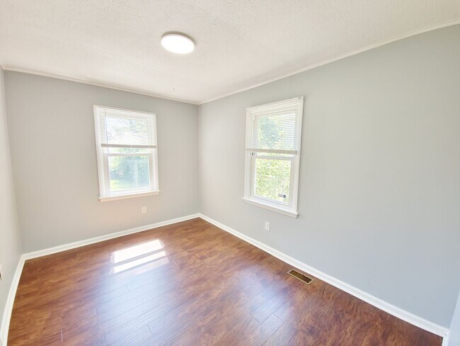 Building Photo - Renovated 4 bedroom Home now available!