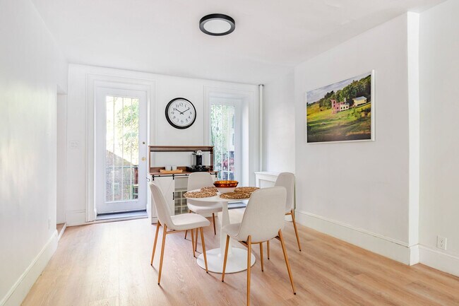 Foto del edificio - 209 1st Ave