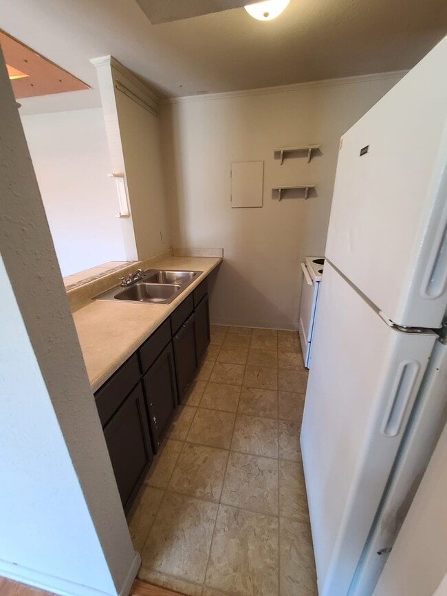 Building Photo - 500 Austin Rd