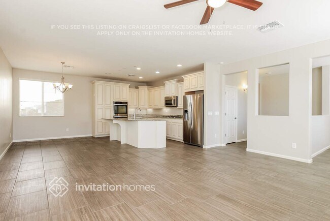 Building Photo - 12472 N 153rd Dr