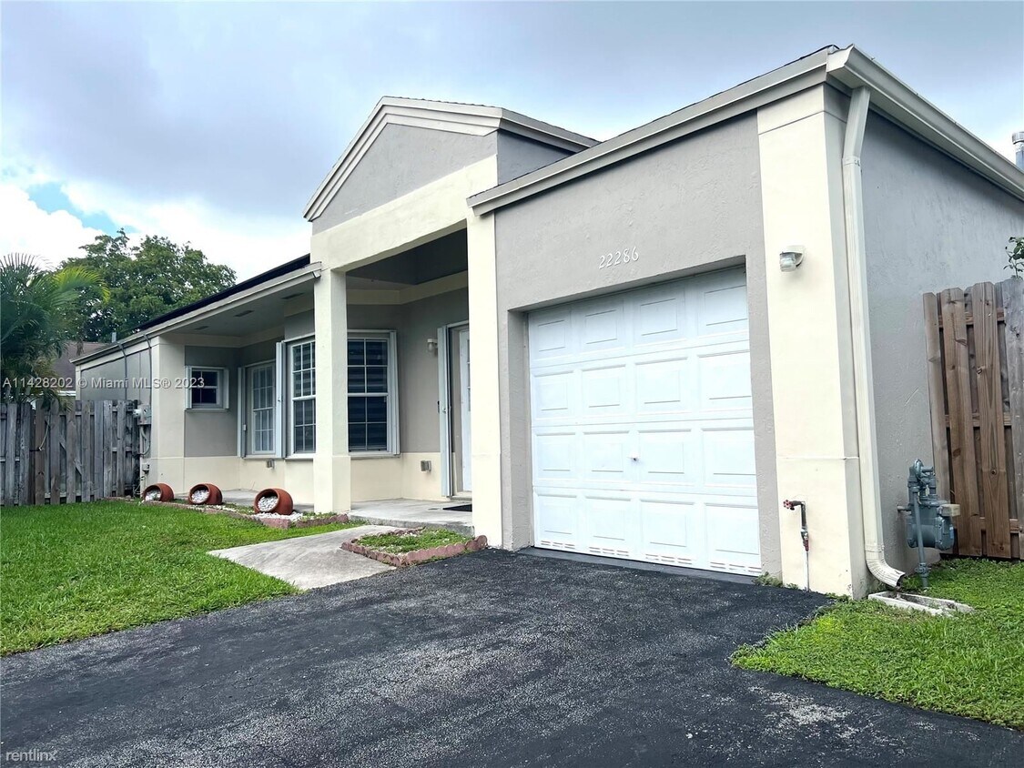 Primary Photo - 3 br, 2 bath House - 22286 SW 99th Pl