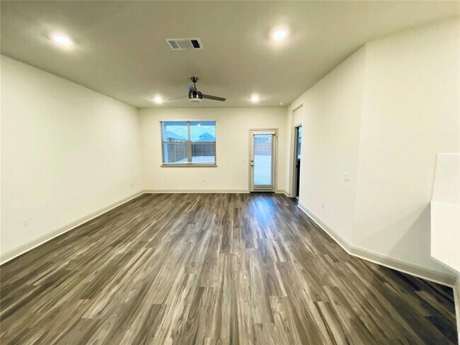 Building Photo - 16808 Casa Anna Dr.