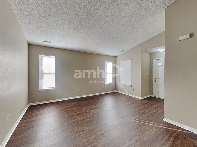 Foto del edificio - 8036 Whistlewood Dr