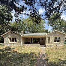 Building Photo - 1212 SW 27th St