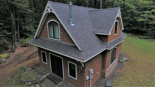 Building Photo - 106 Keewaydin Rd