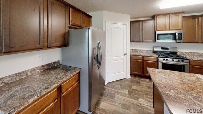 Foto del edificio - 115 Golfview Ct