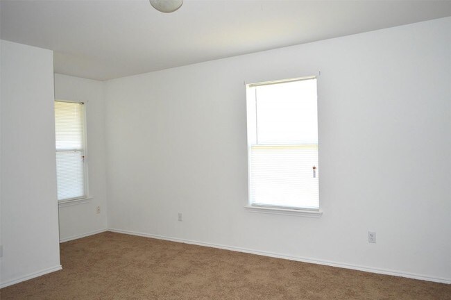Building Photo - 807 Draco Drive