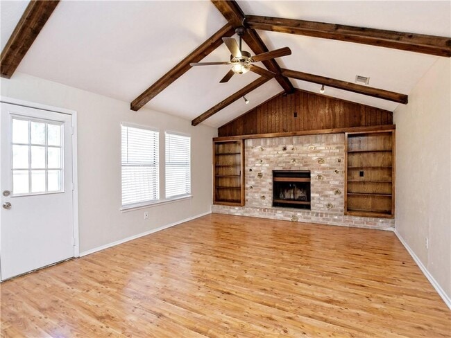 Foto del edificio - 604 Hill Cove