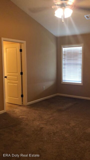 Foto del edificio - 3 br, 2 bath House - 4805 Wildwood Lane