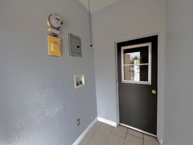 Building Photo - 6205 Northside Dr