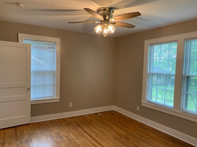 Building Photo - 1410 Calvin Ave