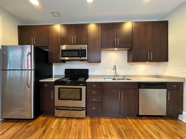 Foto del edificio - 444 Haywood Rd