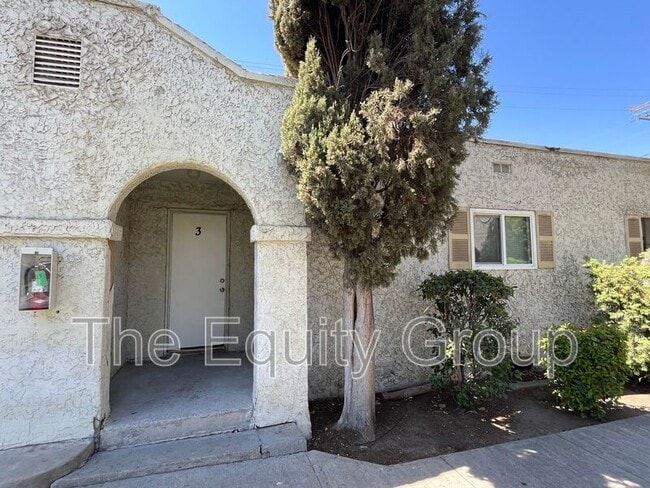 Building Photo - 266 W Belleview Ave