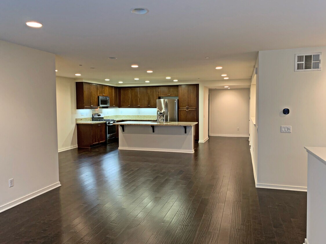 527 Rockefeller, Irvine, CA 92612 Condo for Rent in Irvine, CA