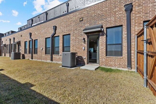 Foto del edificio - New Stunning Townhouse for Rent!