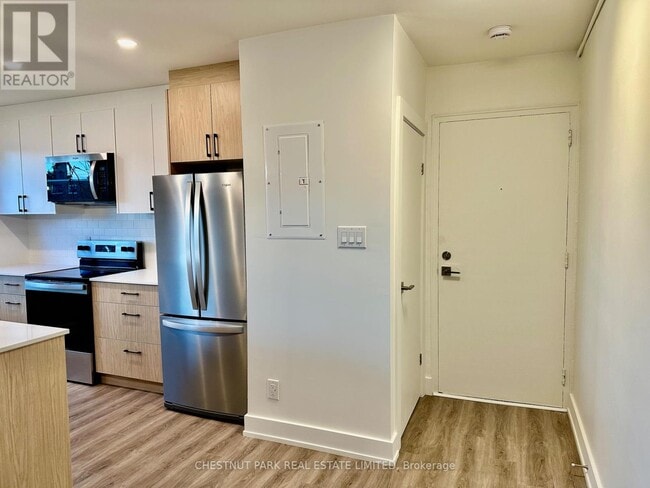 Building Photo - 11 Wingreen Ct