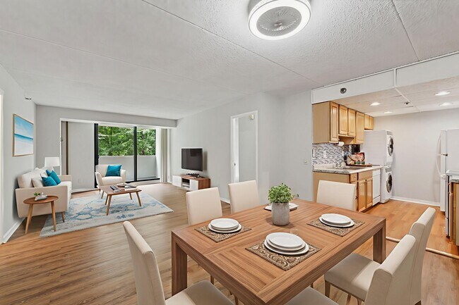 Foto del edificio - 5911 Edsall Rd