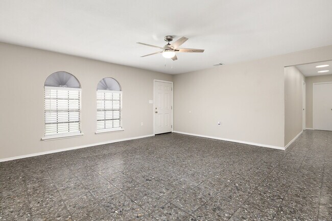 Foto del edificio - 5004 Oleander Dr