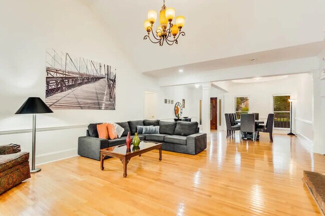 Foto del edificio - 1408 Aramore Dr SE