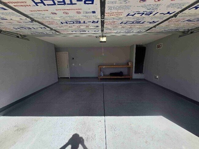 Building Photo - 5943 S Antrim Loop