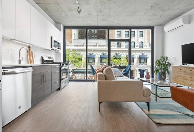 Photo - 4577 N Sheridan Rd Apartment