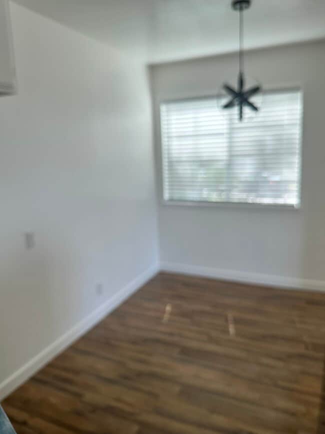 Building Photo - 402 N Clementine St