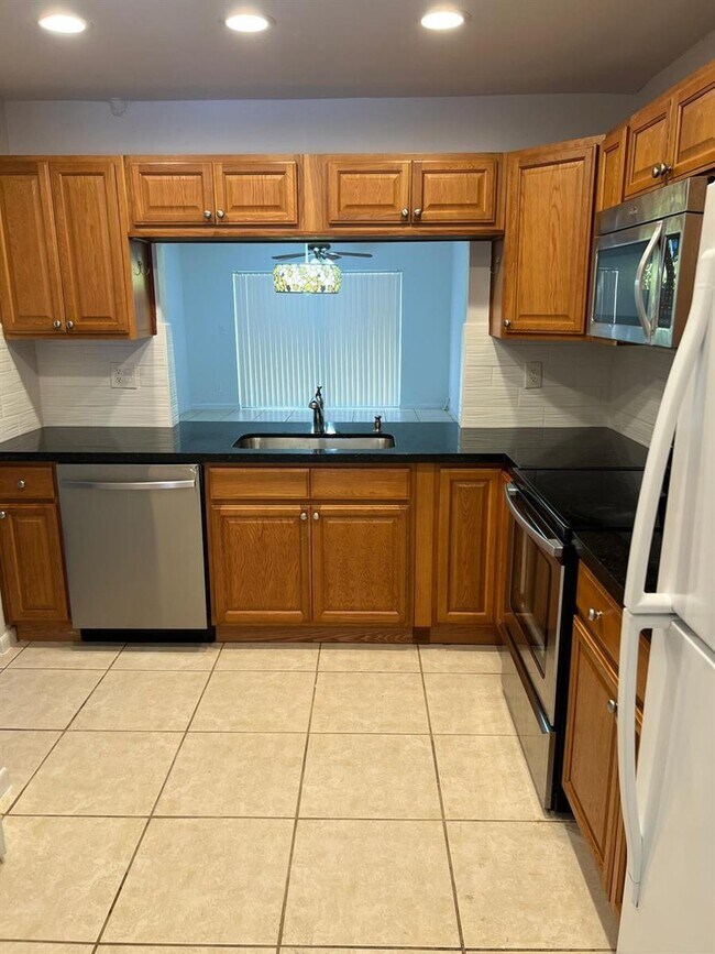 Foto del edificio - 24 Laredo Pl