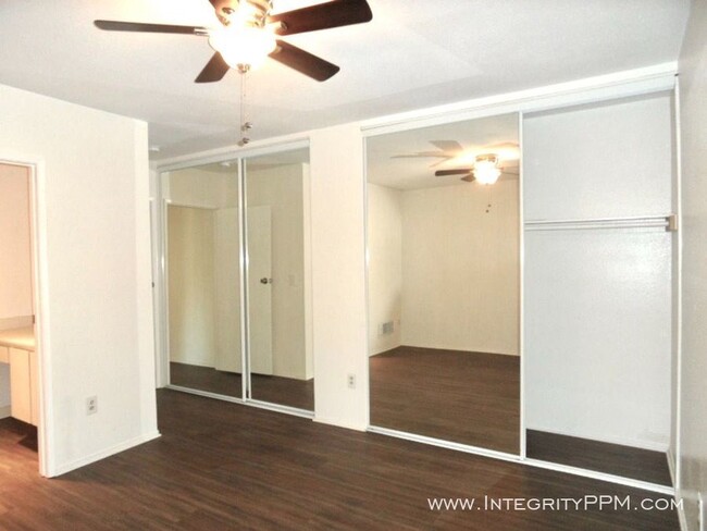 Foto del edificio - 5442 Adobe Falls Rd
