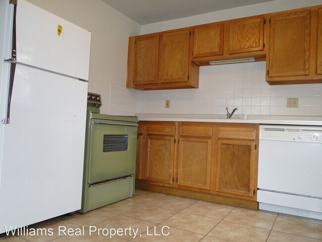 Building Photo - 2 br, 1 bath House - 802 East 5th Street