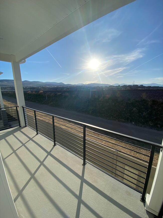 Building Photo - 15168 S Wild Horse Way