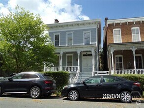 Building Photo - 609 Barnard St