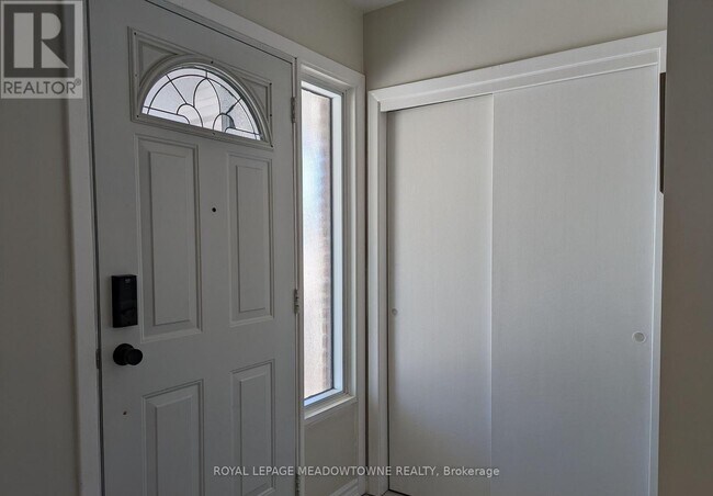 Photo du bâtiment - 240 Wellesworth Dr