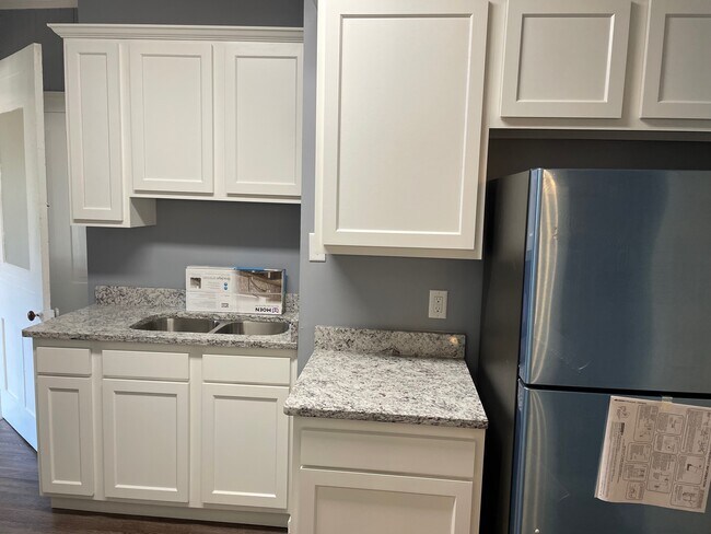 new kitchen - 930 Ash St