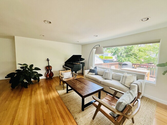 Foto del edificio - 3222 34th Ave W