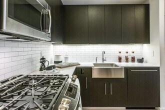 Building Photo - 535 West 43rd St