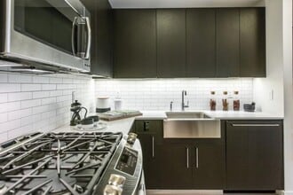 Building Photo - 535 West 43rd St