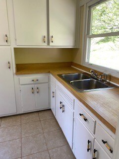 Building Photo - 150 Outer Dr