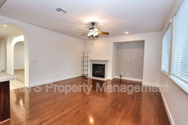 Foto del edificio - 5602 Jerry Litell Way