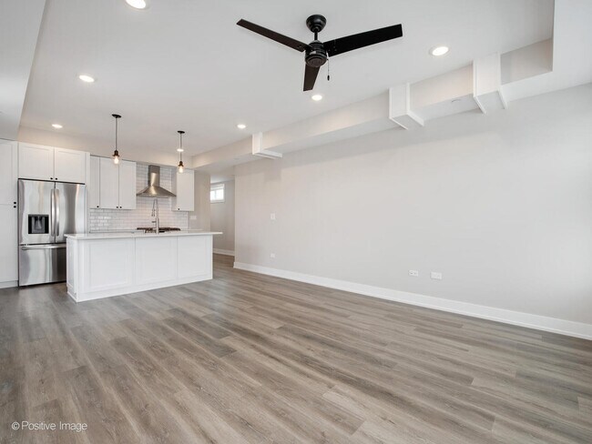 Foto del edificio - 4013 N Pulaski Rd