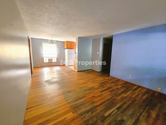 Building Photo - 3BD I 1BA + Bonus Room - Milwaukie, OR