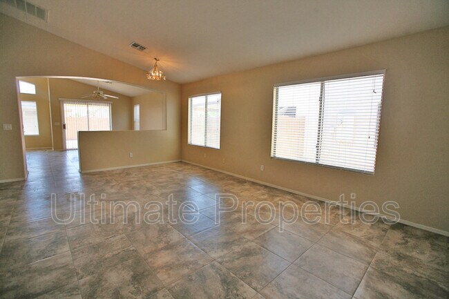 Building Photo - 6421 W Magnolia St