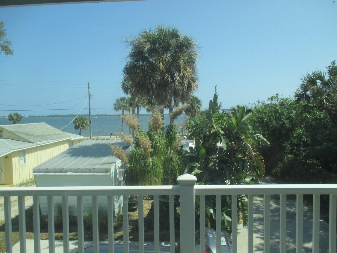 Primary Photo - 4100 NE Indian River Dr