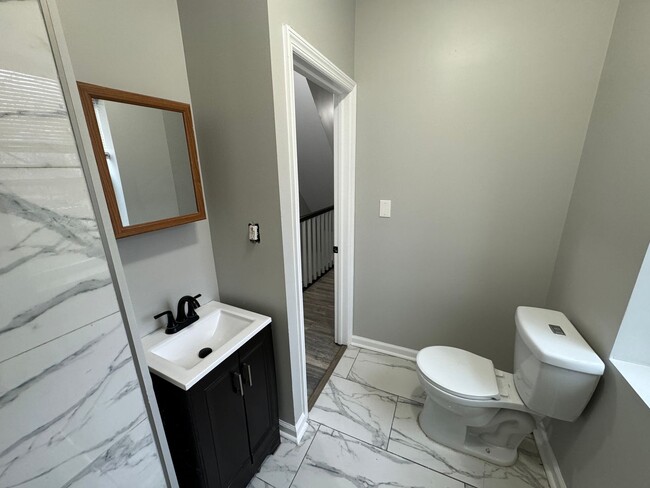 Building Photo - 6 Bedroom 2 Bathroom House In Lanning Square
