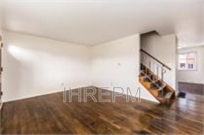 Foto del edificio - 880 N Meadows Ct