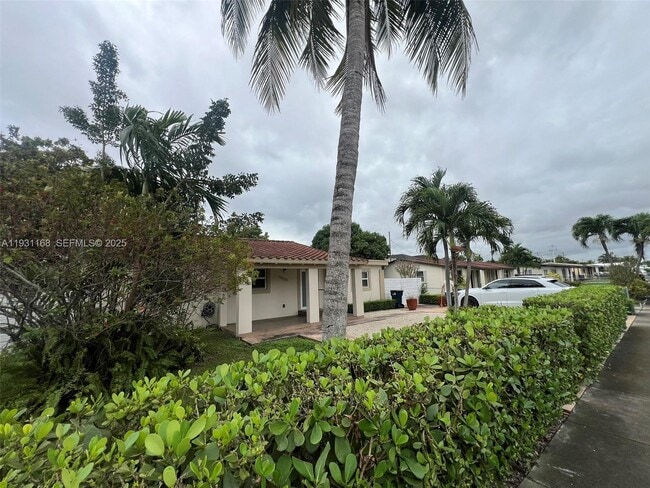 Building Photo - 9030 SW 40th Terrace