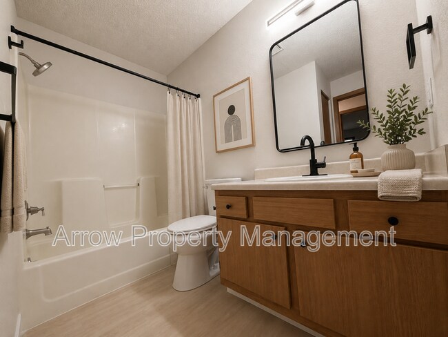 Foto del edificio - 2380 N 44th St